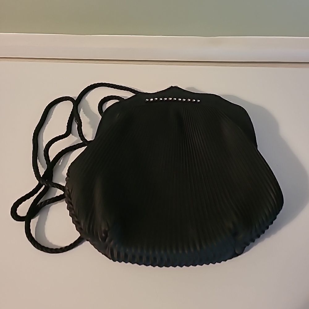 Almondo Handbag 